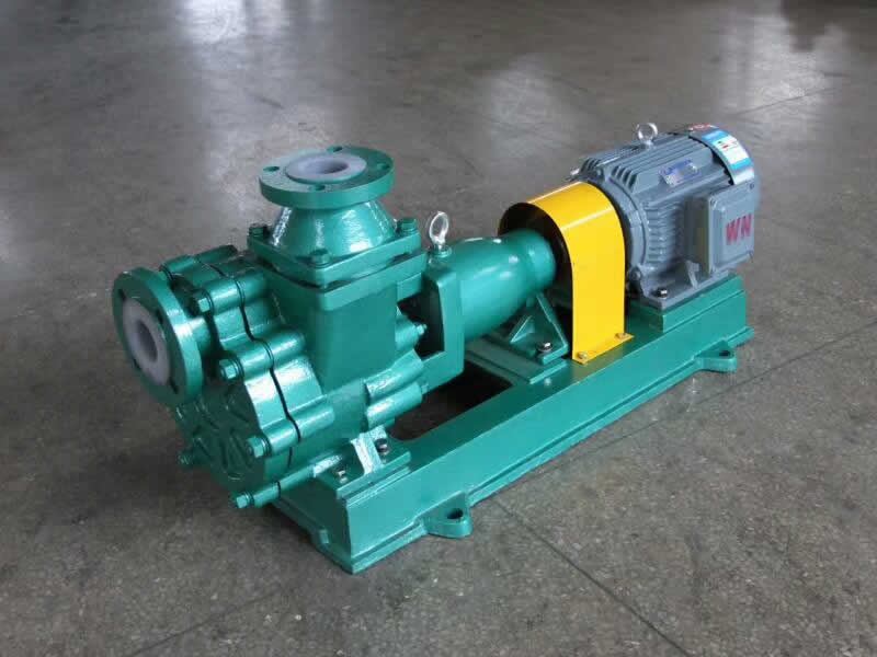 Fluorine plastic self-priming magnetic pump